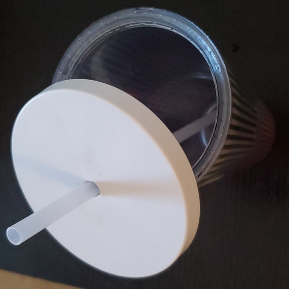 RARE 2019 Love/Armour Starbucks - Picture 6 of 7